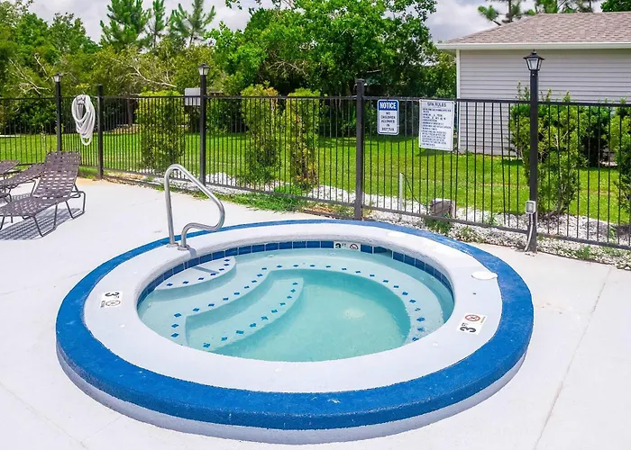 Holiday home Second Floor With Pool & Hot Tub Access Wifi Private W&d And Ac