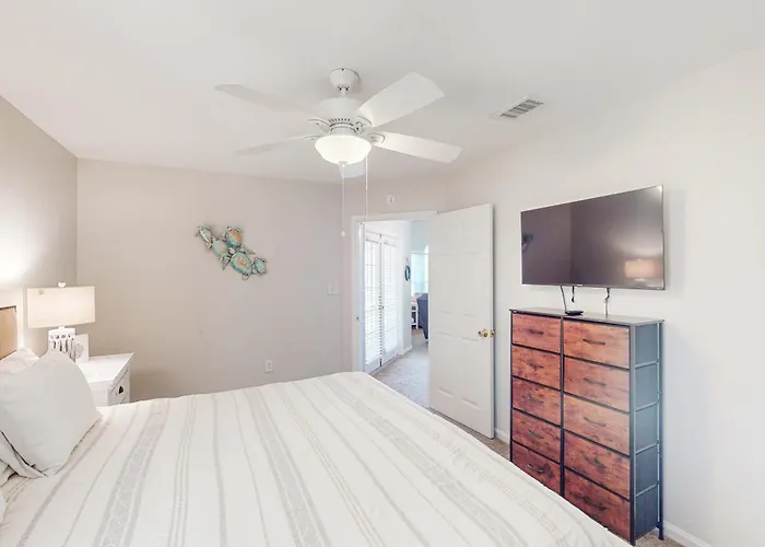 Second Floor With Pool & Hot Tub Access Wifi Private W&d And Ac Holiday home *