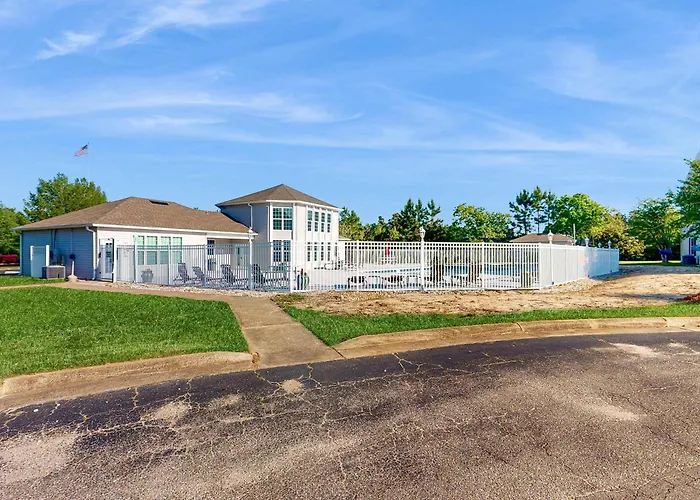 Second Floor With Pool & Hot Tub Access Wifi Private W&d And Ac